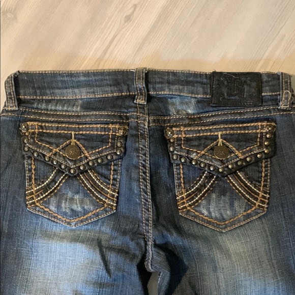 Rock Revival Blue Denim Capris with Vintage Wash - Picture 4 of 6